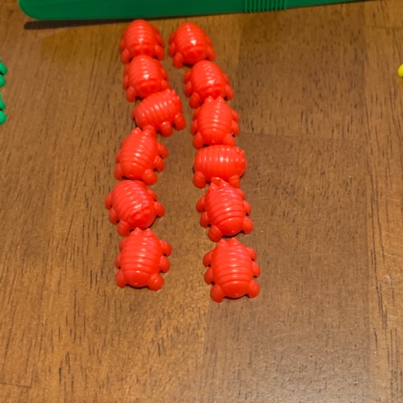 Bed Bugs Board Game Replacement Pieces Tongs and Bugs 1985 Milton Bradley - Picture 6 of 12